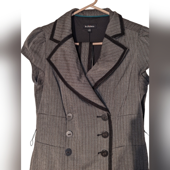 Le Chateau fit and flare suit dress, grey pinstripes with belt. Size medium. - Picture 2 of 4